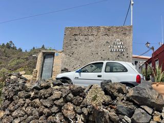 Masia a Guía de Isora Interior. Venta casa antigua 83 m2 de terreno en casco histórico de chirch