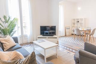 Pis  Carrer de pau claris. Exclusivo piso reformado junto a la pedrera.