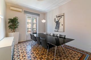 Etagenwohnung  Carrer de la diputació. Amplio piso de 199 m2 en finca regia junto passeig de gràcia
