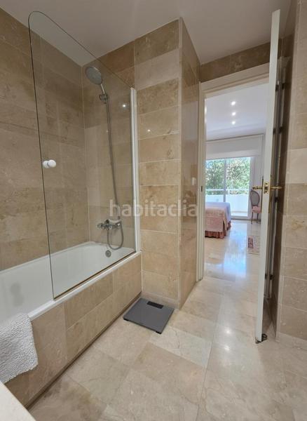 Foto 9818e192-d94e-42c8-9032-193dea214ab8. Etagenwohnung mit heizung parking pool in Río Real Marbella