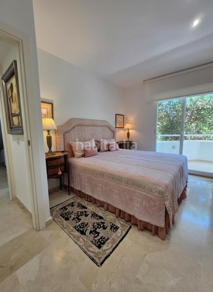 Foto db25a998-58c9-4e5a-b563-012ecd5a7847. Etagenwohnung mit heizung parking pool in Río Real Marbella