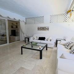 Pis  Calle incosol. Exclusiva vivienda en venta en urb. golf río real  marbella