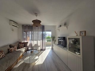 Rent Flat  Avenida de terramar alto. Piso moderno con terraza, piscina y parking a pocos minutos del