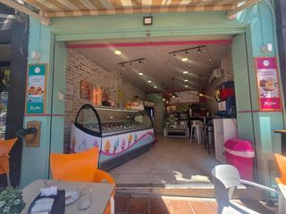 Traspàs Local Comercial  Palmeras las. Traspaso de heladeríacafetería en benalmádena costa!