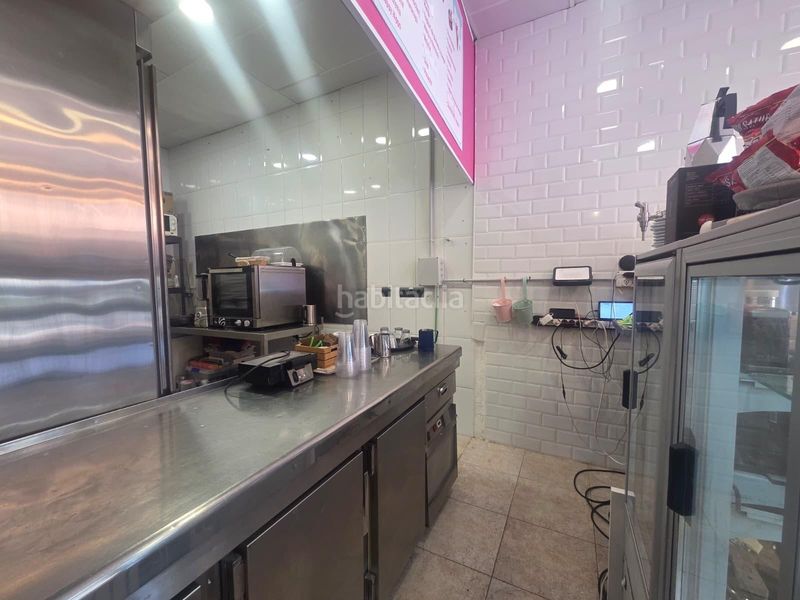 Foto 444d8c14-7c73-4def-8fde-7d861800f957. Traspaso local comercial traspaso de heladeríacafetería costa! en Benalmádena