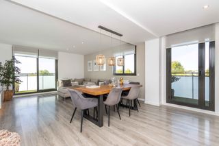 Flat  Carrer de copenhaguen. Piso de 4 habitaciones con dos terrazas, vistas abiertas y zona
