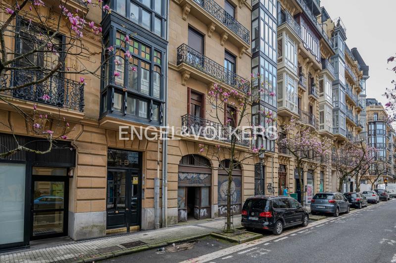 Foto ca2aeee7-14d3-492f-b4b1-d9e9af2a3495. Business premise in Área Romántica Donostia - San Sebastián