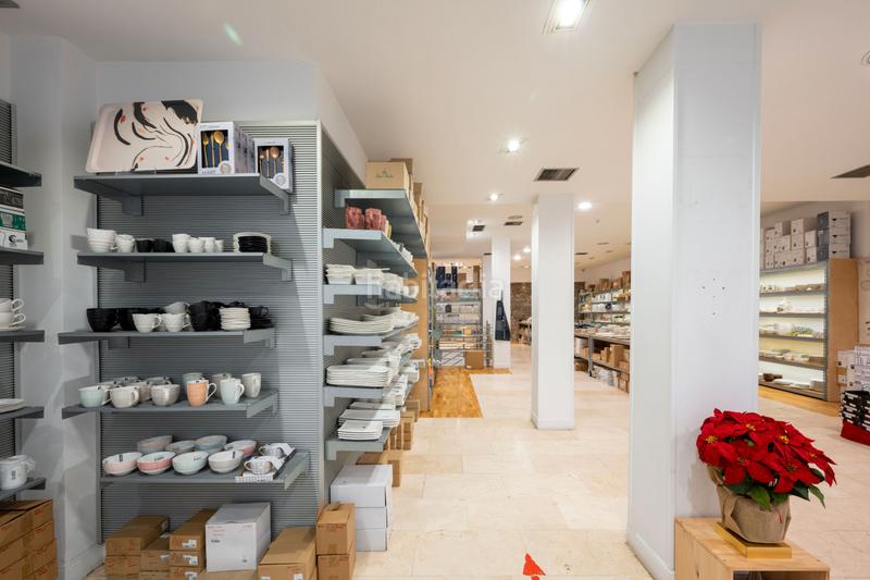 Foto b7870491-fcbd-425b-8379-709e378cb307. Business premise with heating in Área Romántica Donostia - San Sebastián