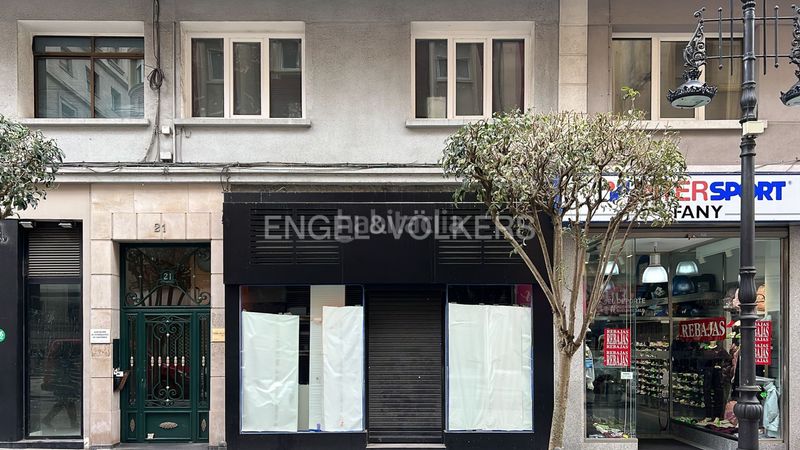 Foto 73bc9a5a-4314-4233-bc3b-f1a2639df818. Local comercial amb calefacció a Centro - Ayuntamiento Santander