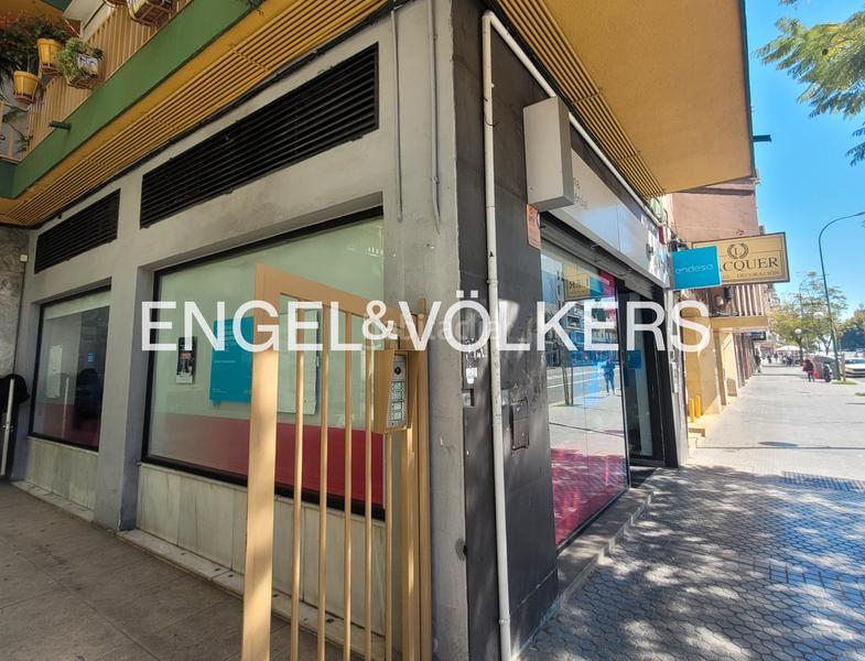 Foto 5b1ec4bf-ca88-425c-a54f-74131481c3dc. Rent business premise in San Pablo Sevilla
