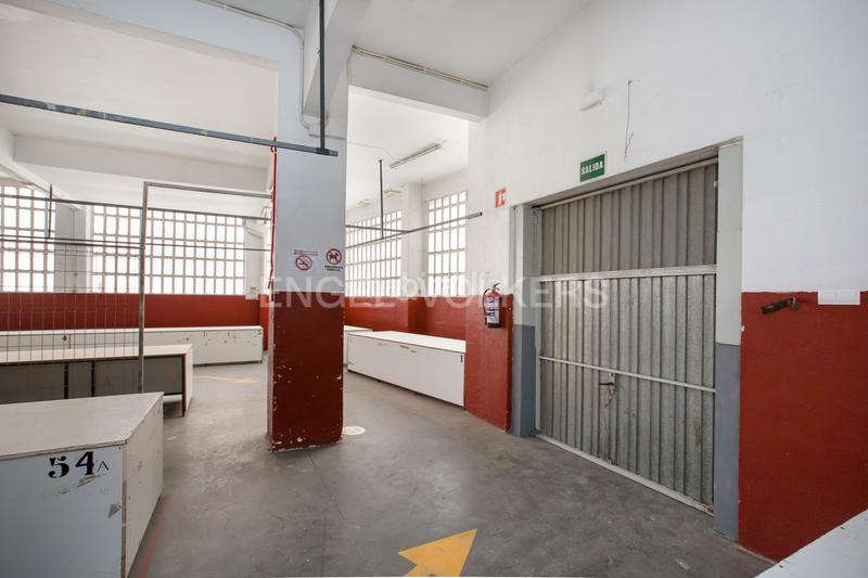 Foto b9c690de-7389-48e0-b96a-d13b51437265. Local comercial magnífico local en venta en iturribide en Bilbao