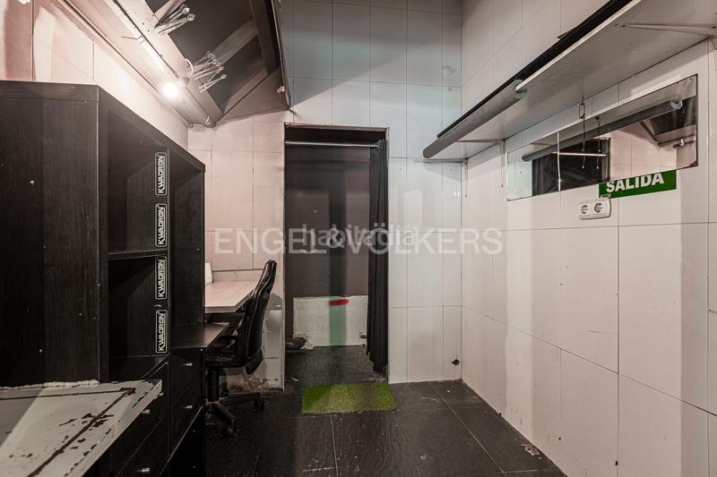 Foto 0218c208-9e55-41eb-bbfc-55518250466c. Alquiler local comercial  con gran vidriera en alquiler en calle virgen del carmen en Donostia - San Sebastián