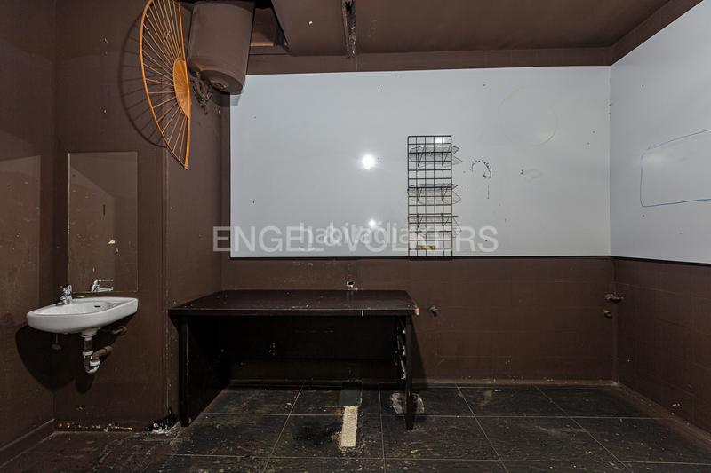 Foto 1f516216-5e3c-4d5e-88bb-3d3fa8774068. Alquiler local comercial  con gran vidriera en alquiler en calle virgen del carmen en Donostia - San Sebastián