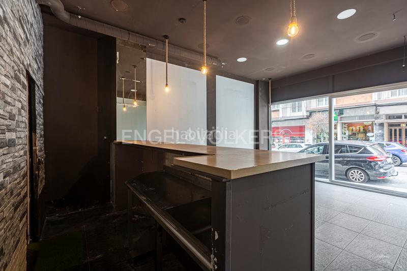 Foto 3836ee7c-7599-46fe-aa44-c4583d054c84. Alquiler local comercial  con gran vidriera en alquiler en calle virgen del carmen en Donostia - San Sebastián