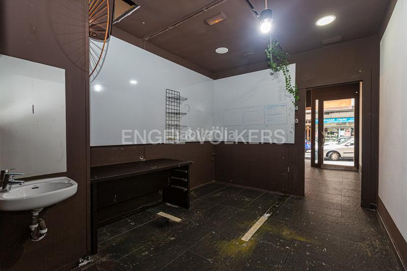 Foto 50c7b332-0127-4b89-9d5d-c267569cc7d7. Alquiler local comercial  con gran vidriera en alquiler en calle virgen del carmen en Donostia - San Sebastián