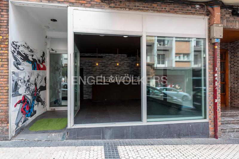 Foto 62ea0131-8328-4c24-ac0f-15286685fb6c. Alquiler local comercial  con gran vidriera en alquiler en calle virgen del carmen en Donostia - San Sebastián