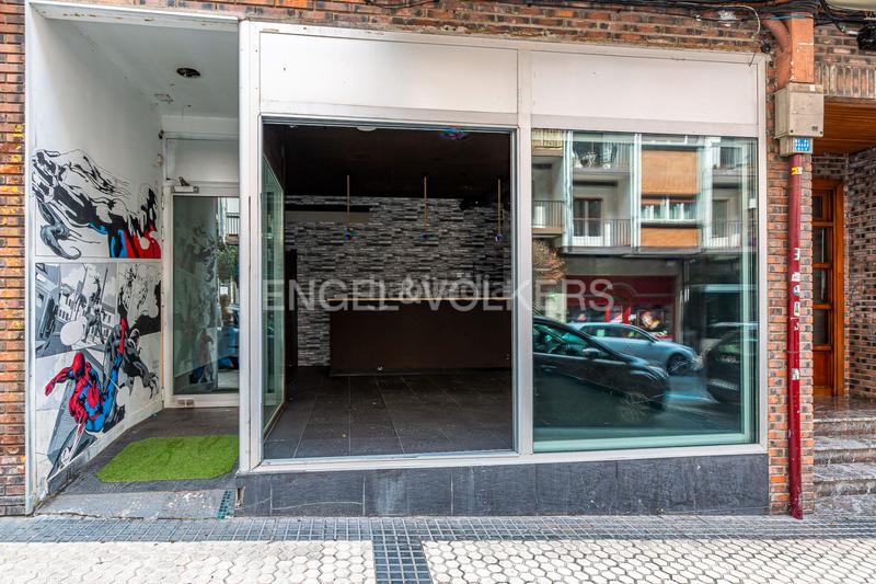 Foto 746e3071-8094-43a1-8bd6-1602ffe288b6. Alquiler local comercial  con gran vidriera en alquiler en calle virgen del carmen en Donostia - San Sebastián