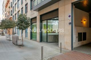 Location Local commercial  Zugastinobia kalea. Local comercial en la calle zugastinovia