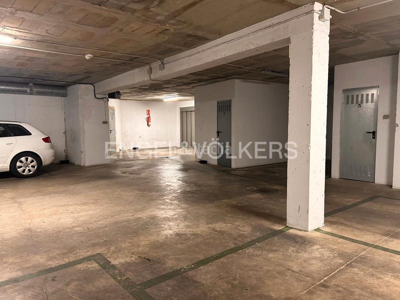 Foto 8bb52234-7270-4f60-8db6-c83105627898. Parking voiture dans El Arenal - La Pólvora Dos Hermanas