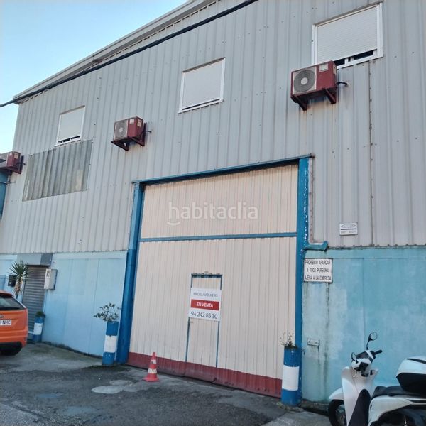 Foto d48a3a4a-0d67-4230-a8dc-707f956bbdbb. Industrial building in avenida primero de mayo 19 in Santander