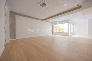 Rent Office space  Barraincúa kalea. Oficina en alquiler - espacio moderno y versátil en el ensanche