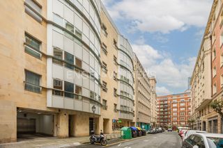 Rent Office space  Barraincúa kalea. Oficina reformada en alquiler en el ensanche de bilbao