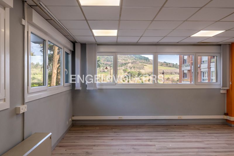 Foto 306a7cb1-c1dd-436b-a2dc-be978bebd20b. Local comercial amb calefacció a Zarautz