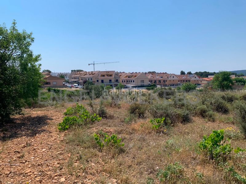 Foto 9cf5da58-caf7-4048-80a1-a2d4c531eb80. Finca rústica a Requena