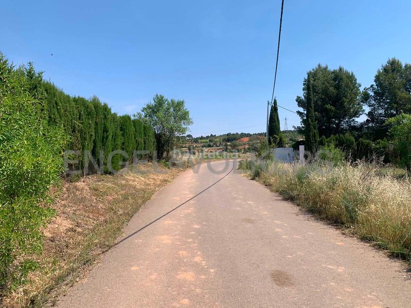 Foto f9e82822-1dfb-4dae-9ff1-3805265831e9. Finca rústica a Requena