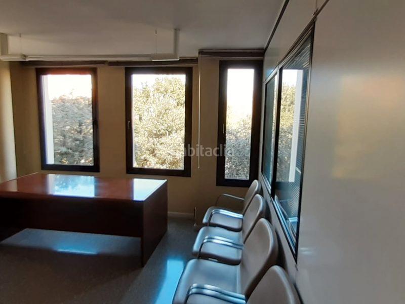 Foto d0472a49-b197-4878-b9a7-9283cf4198b4. Affitto locale commerciale con riscaldamento in Llagosta (La)