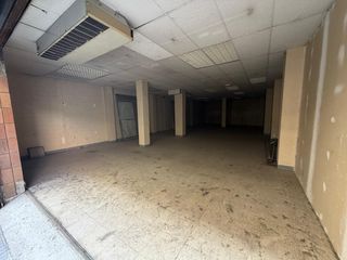 Lloguer Local Comercial a Llagosta (La). Local/ almacén/ trastero, diáfano en alquiler