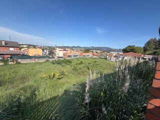 Wohngrundst�ck in Santa Perp�tua de Mogoda. Terreno urbano en venta, la florida