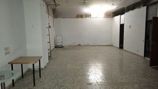 Miete Geschäftsraum in Llagosta (La). Local en alquiler