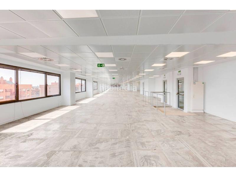 Foto eb4e192d-ea85-4b7d-99a2-99a62fc88e94. Rent office space with heating parking in Estrella Madrid