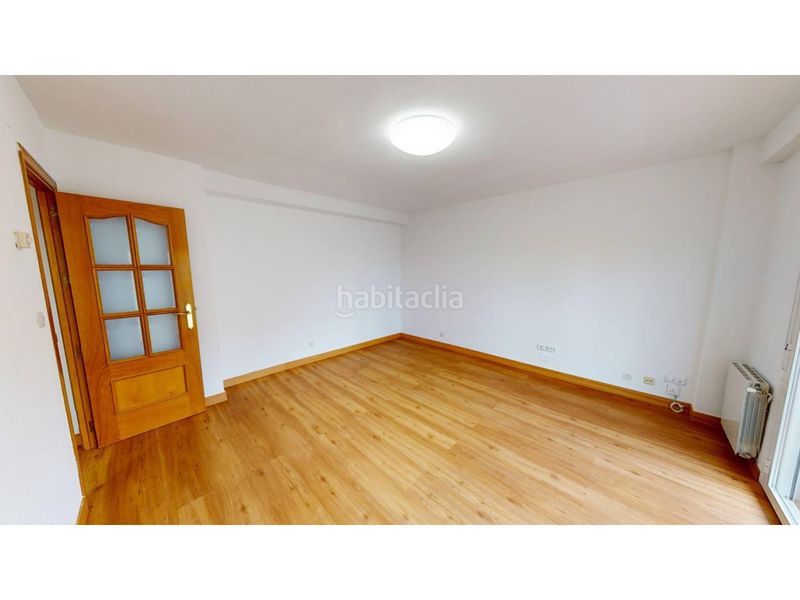 Foto 0f6e35a2-89fa-462c-8bad-7b33f834a48e. Rent flat with heating parking in Castilla Madrid