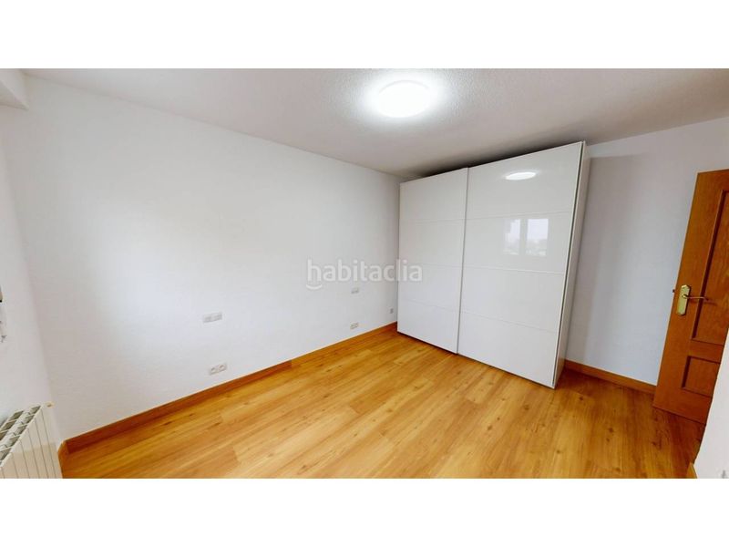 Foto 30c35eca-d0c4-4d81-8a44-ce22fed9c095. Rent flat with heating parking in Castilla Madrid