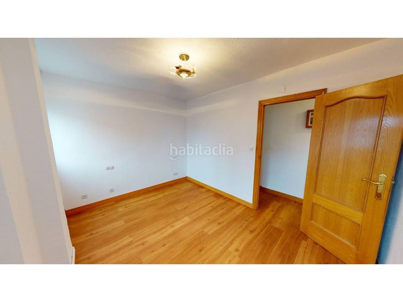 Foto 8cede9c3-bc14-46ec-8248-e6f396e16ddf. Rent flat with heating parking in Castilla Madrid