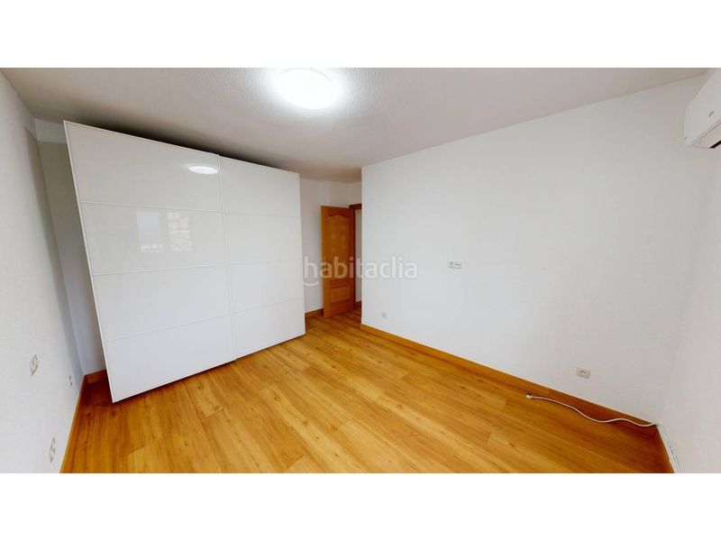 Foto f392ded3-61bf-4828-a641-ad3e456221dd. Rent flat with heating parking in Castilla Madrid