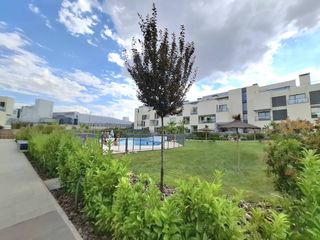 Miete Loft in Calle avenida de los montes de oca 22. Se alquila magnífico loft de obra nueva listo para entrar, en sa