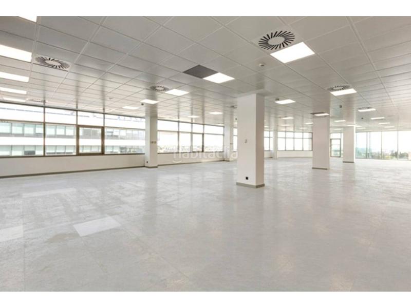 Foto a542696e-e0ce-4146-84e1-8087696d1a6e. Rent office space with heating parking in Valdebebas - Valdefuentes Madrid