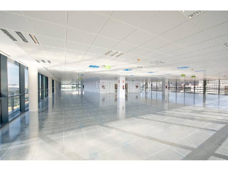 Foto f2eff951-7efb-4daf-abdf-057a3898fc6c. Rent office space with heating parking in Valdebebas - Valdefuentes Madrid