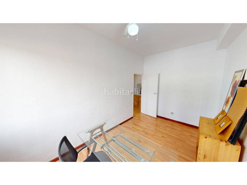 Foto 14b9cb22-2051-4838-9a6a-428b71e3d57d. Alquiler piso  en alquiler, amueblado y listo para entrar en cuatro torres en Madrid