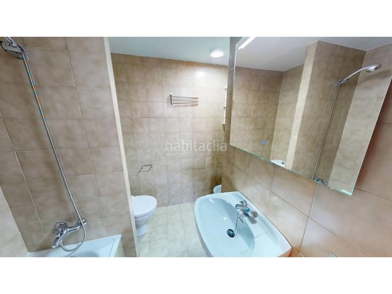 Foto dd419b61-6a1e-498e-8191-ab4c3db2d7ab. Lloguer pis amb calefacció aparcament piscina a Costillares Madrid