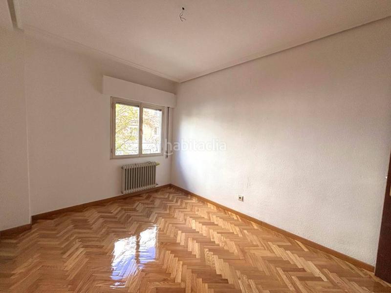Foto 65df5764-83d7-4f83-b905-25d952ed4c96. Alquiler piso se alquila magnifico piso, reformado, con disponibilidad inmediata en argelles en Madrid