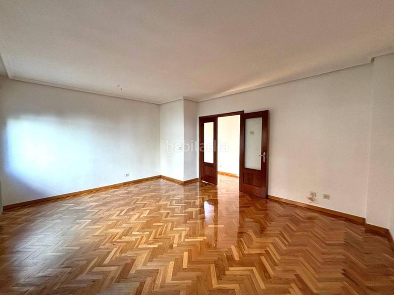 Foto aba10e4c-7432-4547-bd96-687ad201adf8. Alquiler piso se alquila magnifico piso, reformado, con disponibilidad inmediata en argelles en Madrid
