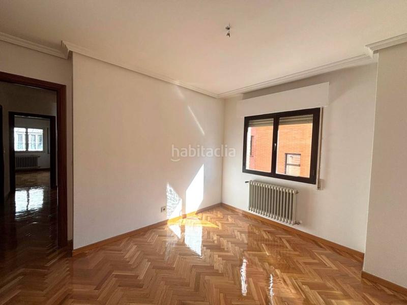 Foto cdd206fd-c444-4f5f-8c3a-3c544b6375ce. Location appartement avec chauffage dans Argüelles Madrid
