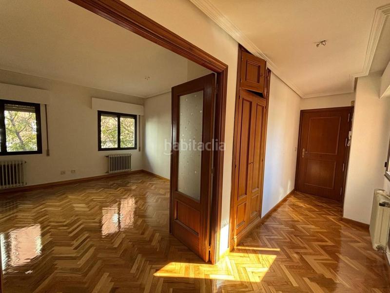 Foto ab99f05a-4b4e-459f-b084-fc0f2a076489. Rent flat with heating in Argüelles Madrid