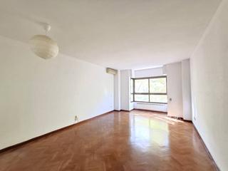 Location Appartement  Latina. Amplio piso en alquiler, en excelente estado en lucero, latina,