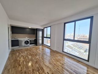Flat in Calle Juan Álvarez Mendizábal
