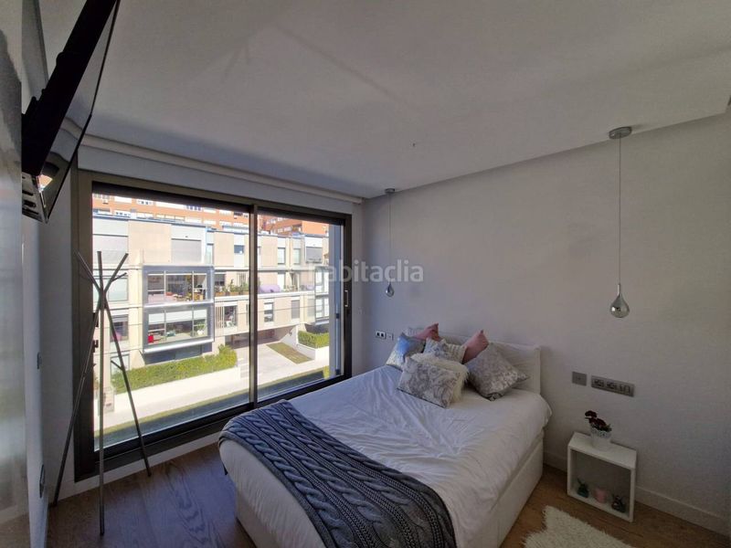 Foto b73bd3be-9f1e-4acd-b3d4-ff06e45f0cd7. Lloguer pis amb calefacció aparcament piscina a Adelfas Madrid